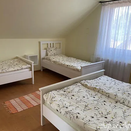 Arpad - 3 Bedroom Family With Parking *