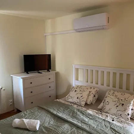 Arpad - 3 Bedroom Family With Parking Apartmán *