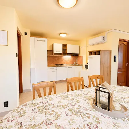 Arpad - 3 Bedroom Family With Parking 公寓 *