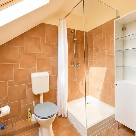 Arpad - 3 Bedroom Family With Parking