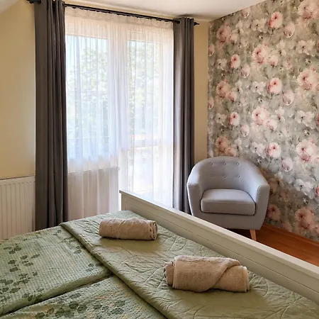 Arpad - 3 Bedroom Family With Parking * Hajdúszoboszló