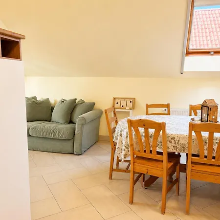 árpád - 3 Bedroom Family With Parking Appartamento